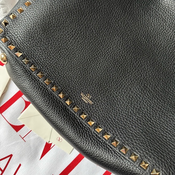 NEW Valentino Rockstud Medium Grainy Leather Crossbody 2 Way Tote - Picture 17 of 17